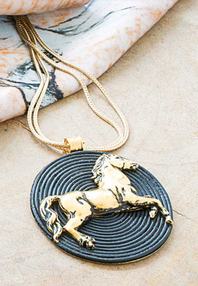 Artwork - Art Captures Time - Horse Necklace - Petra Waszak Jewellery