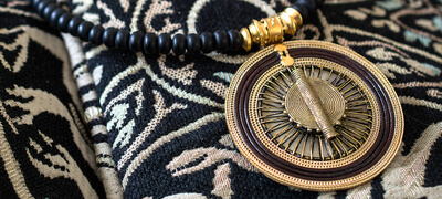 Artwork - Art Captures Time - Gold Black Necklace - Petra Waszak Jewellery